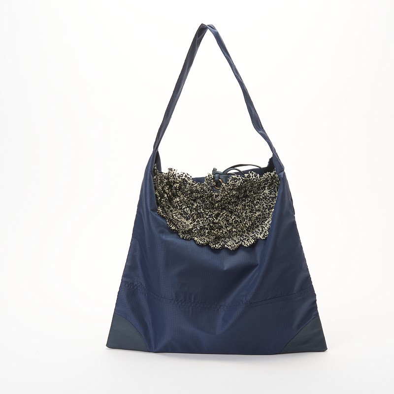 PVC COATED CANVAS FLAT TOTE / PEARL HAND